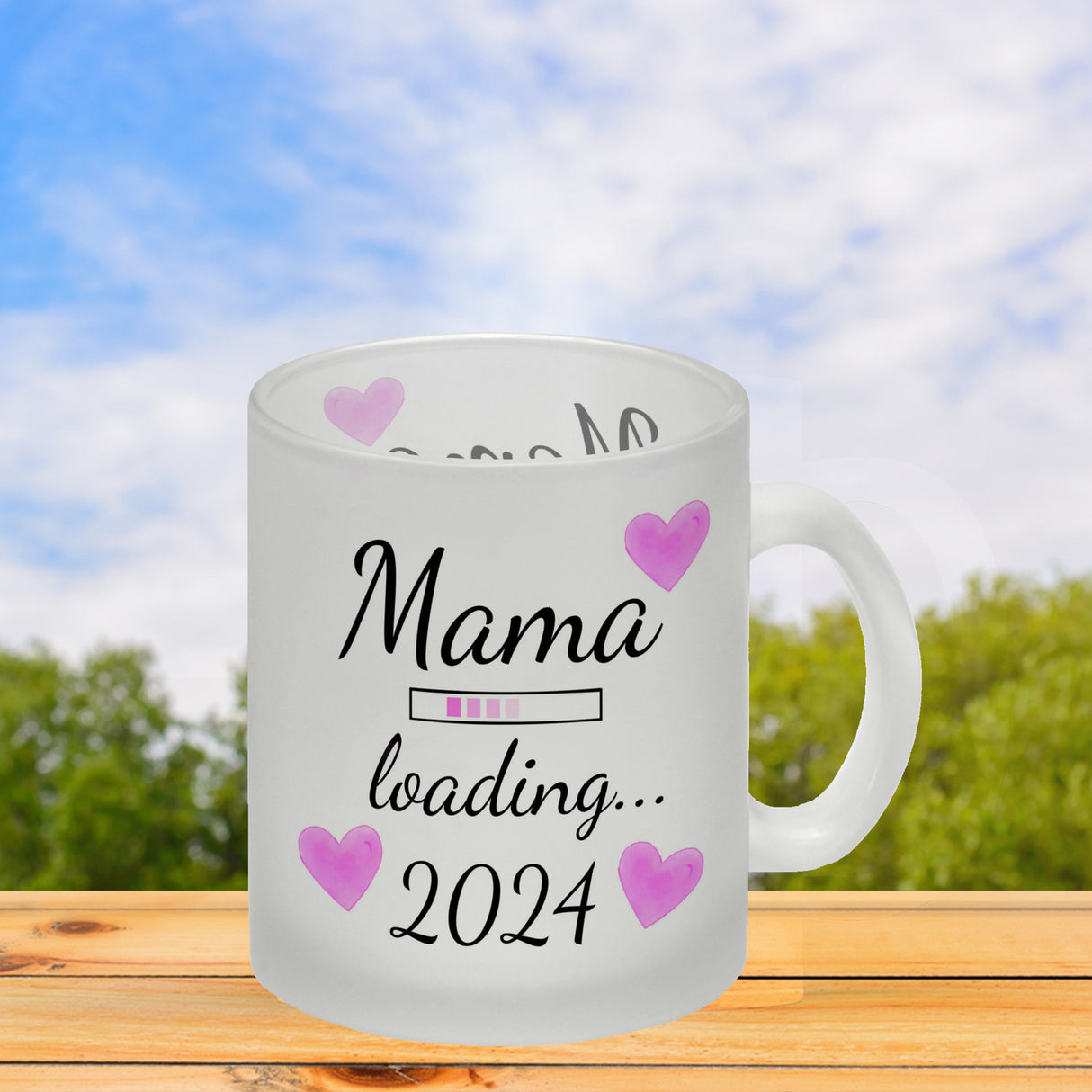 Mama loading 2022 Kaffeetasse mit Herzen für die Schwangerschaft