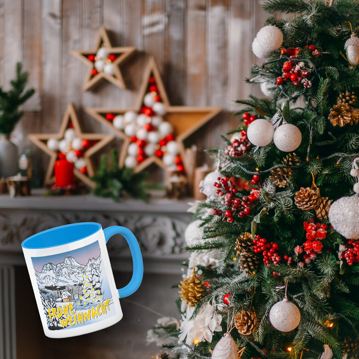 Kaffeebecher zum Thema Weihnachten mit eingeschneiter Landschaft