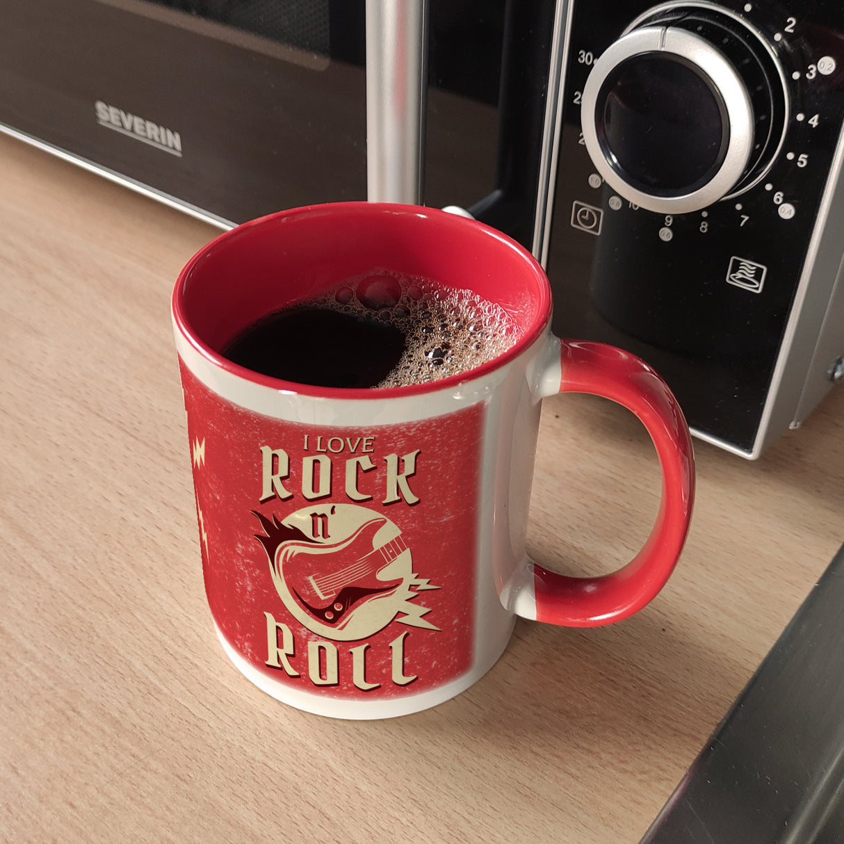 I Love Rock 'n' Roll Kaffeebecher mit Gitarren Motiv
