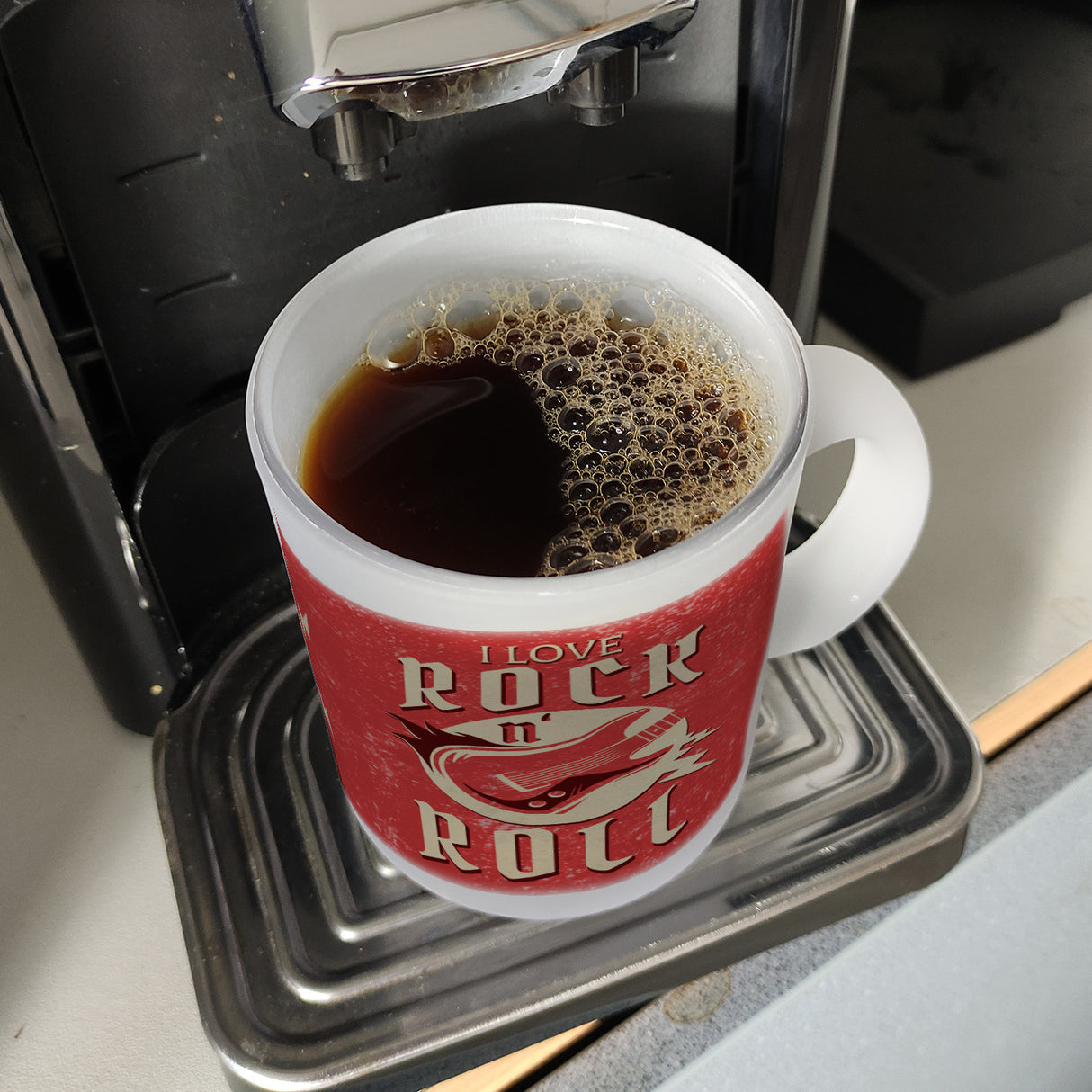 I Love Rock 'n' Roll Kaffeebecher mit Gitarren Motiv
