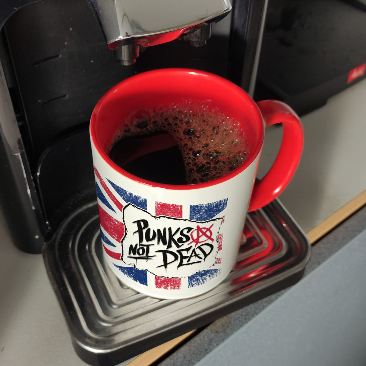Punks not Dead Union Jack Kaffeebecher