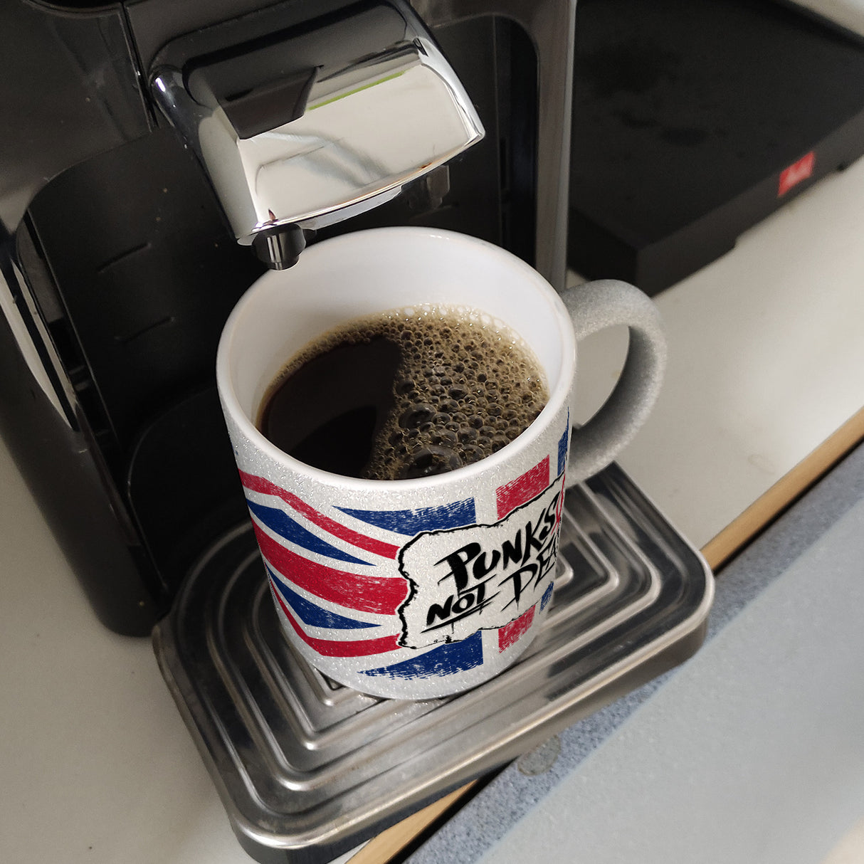 Punks not Dead Union Jack Kaffeebecher