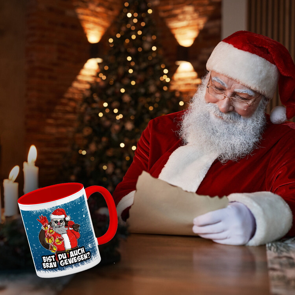 Bist du auch brav gewesen? Kaffeebecher mit coolem Weihnachtsmann