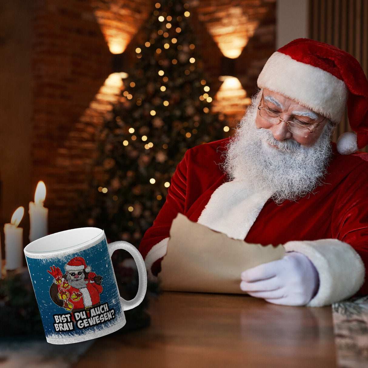 Bist du auch brav gewesen? Kaffeebecher mit coolem Weihnachtsmann