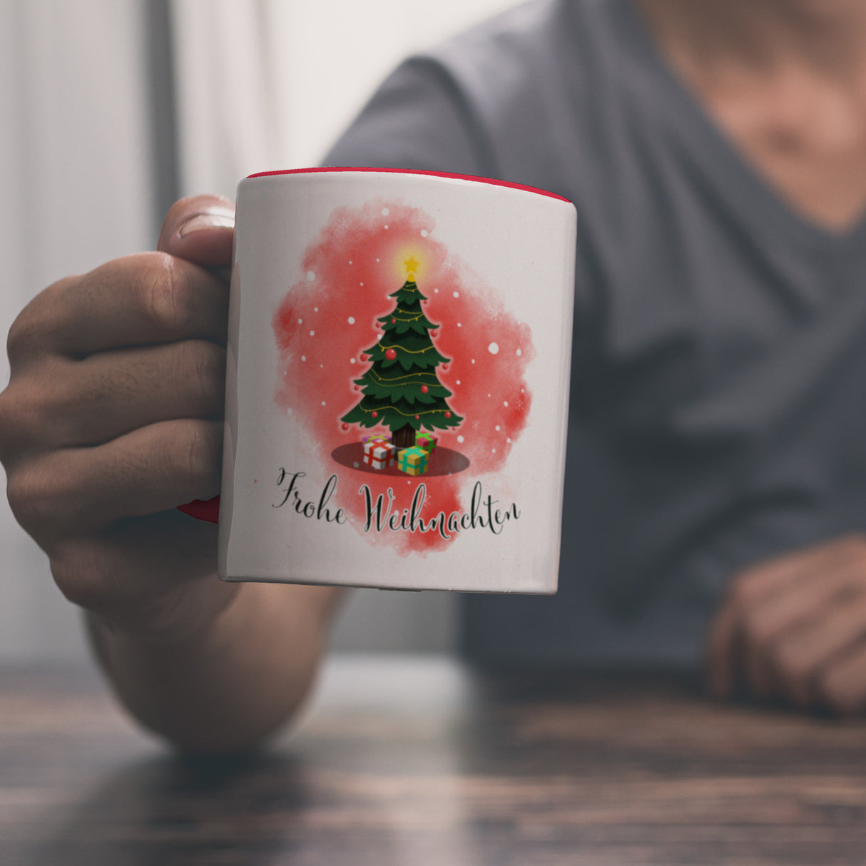 Frohe Weihnachten Kaffeebecher mit andächtigem Weihnachtsbaum