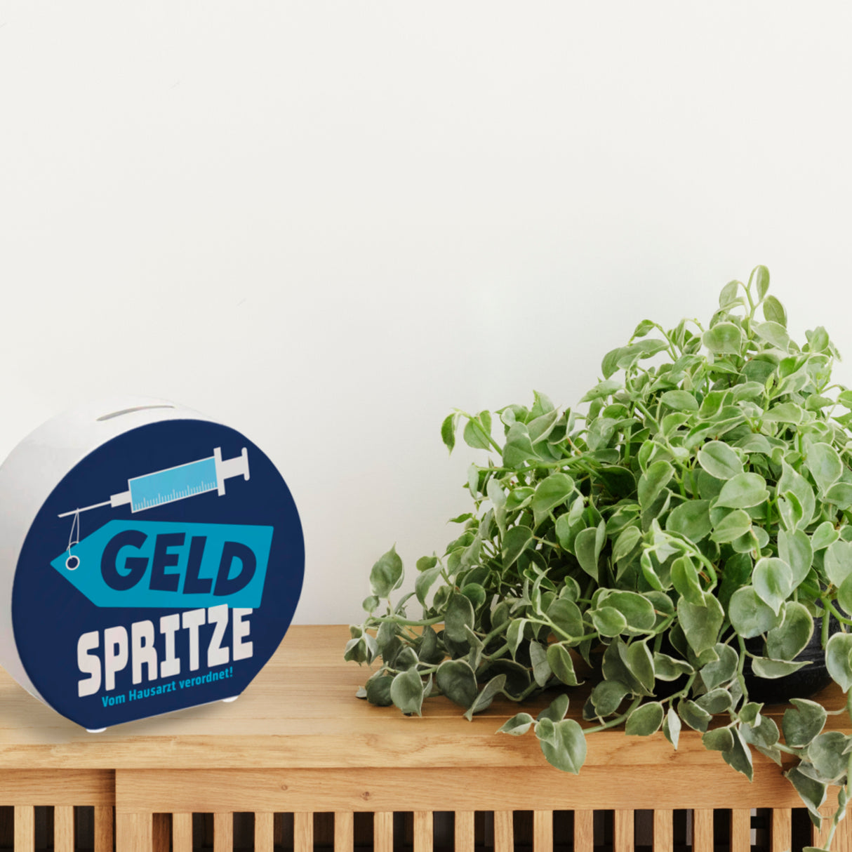 Geldgeschenk Spardose mit Geldspritze Motiv in {Rot}