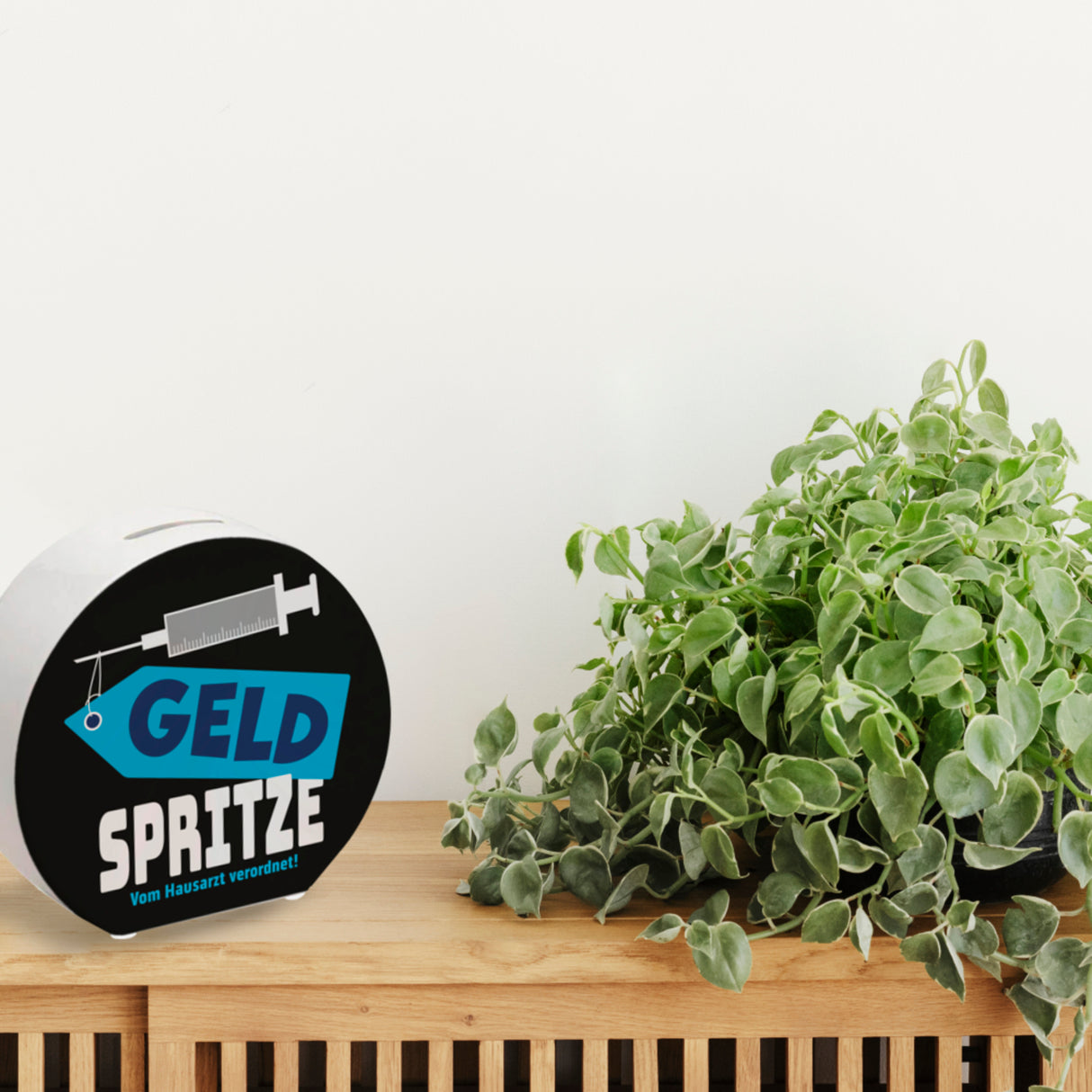 Geldgeschenk Spardose mit Geldspritze Motiv in {Rot}