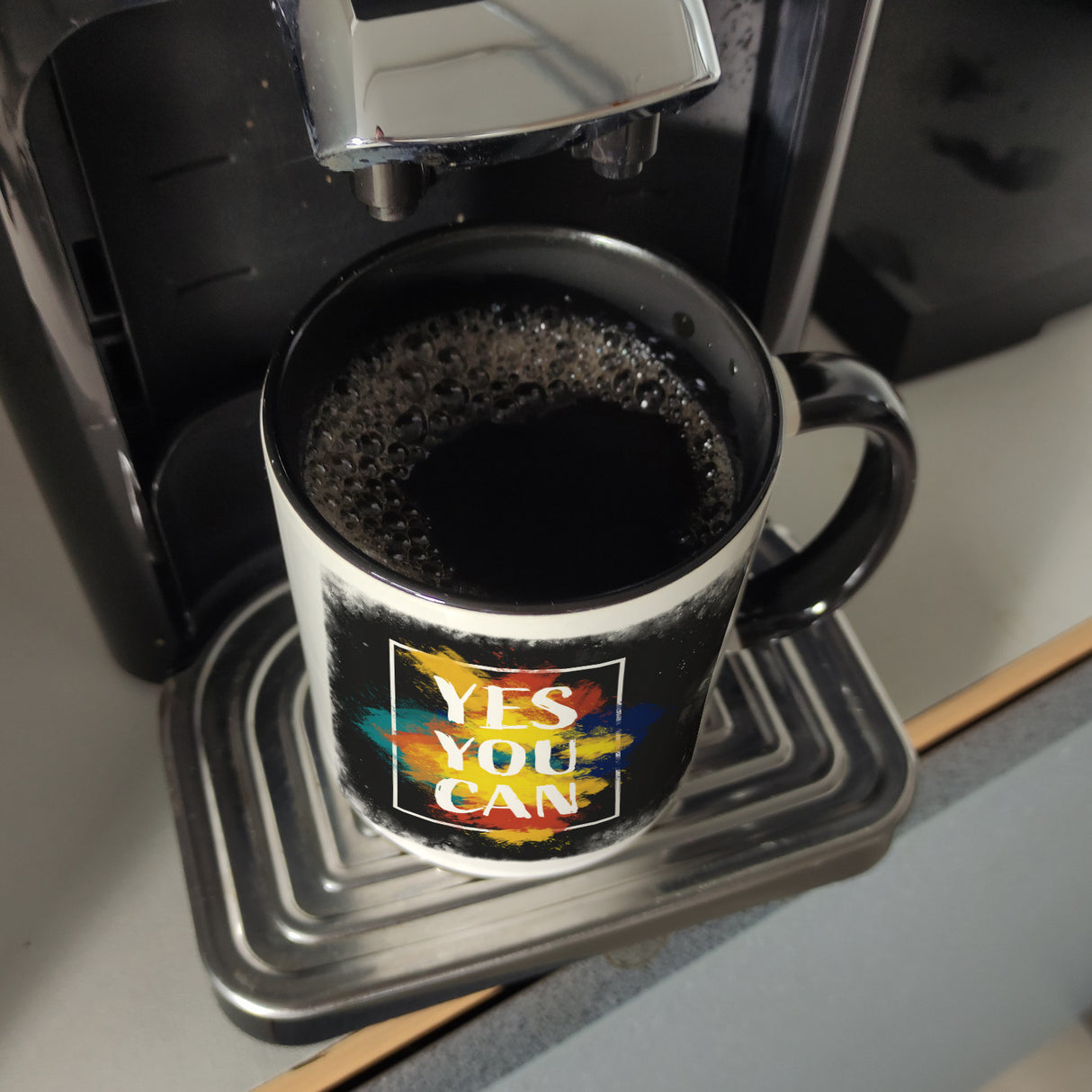 Yes you can Kaffeebecher mit buntem Motiv