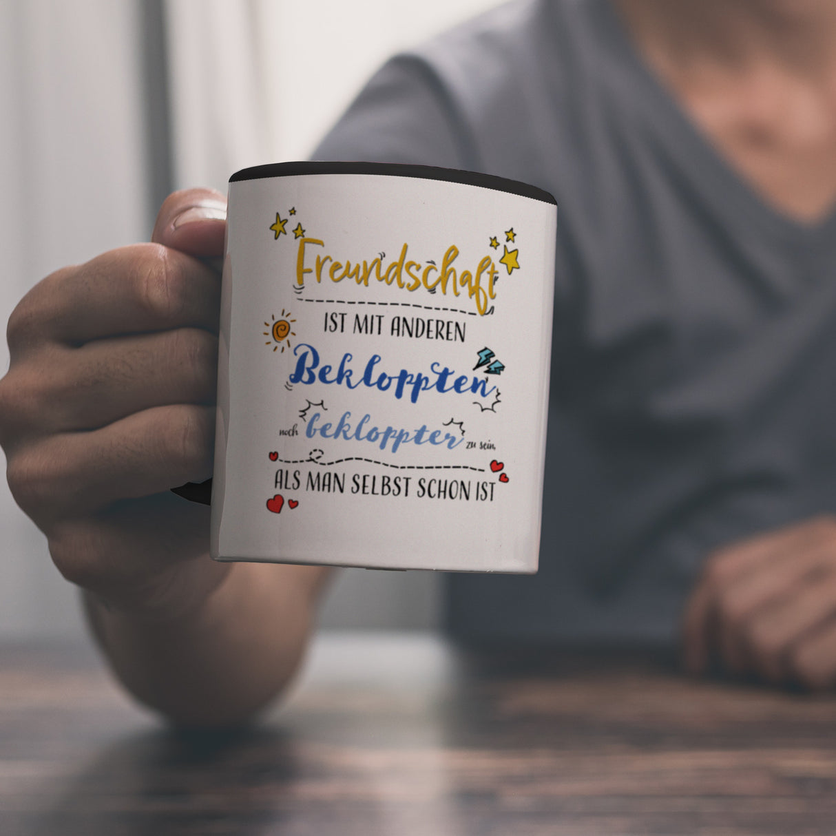 Kaffeebecher mit lustigem Spruch zu Freundschaft