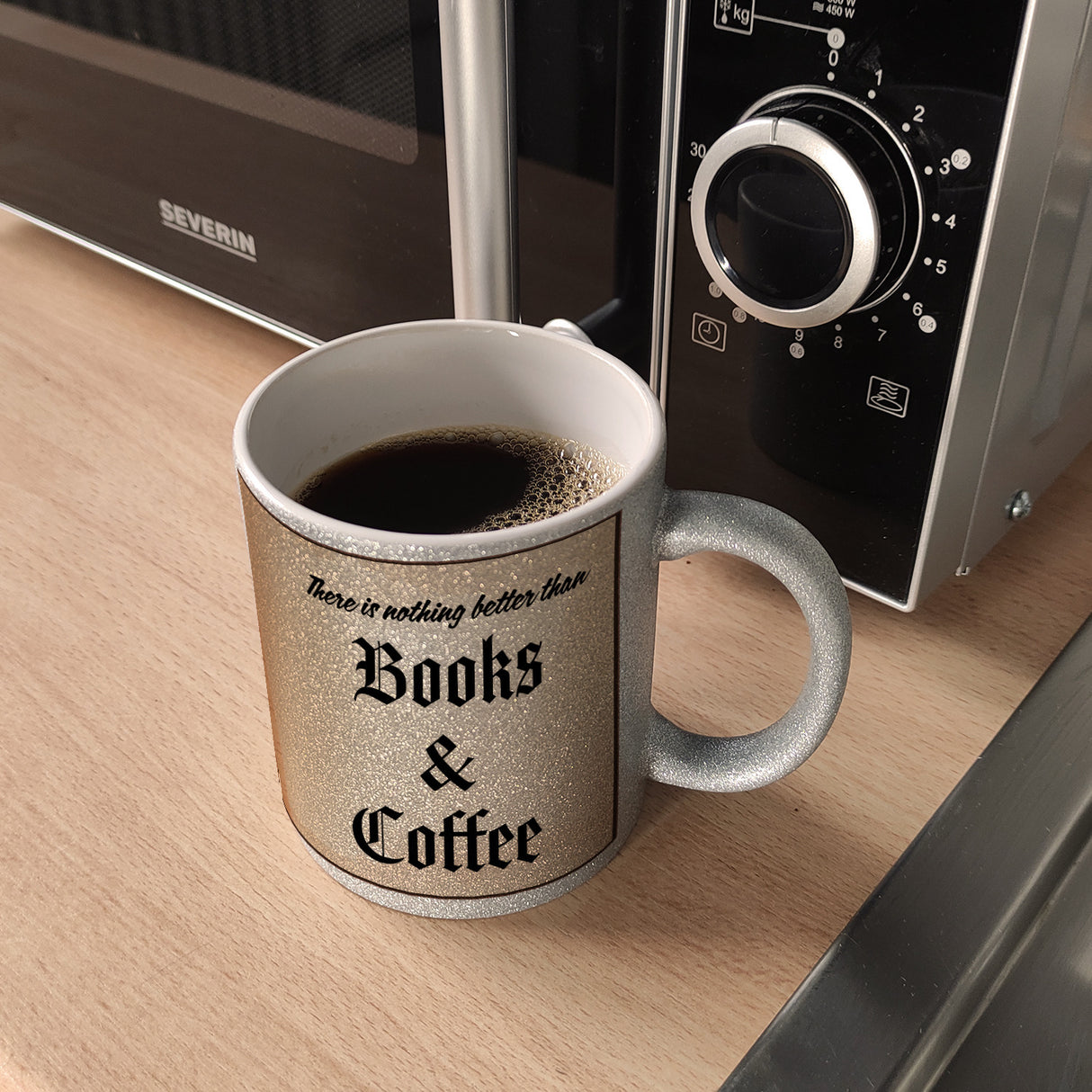Büchernarr Kaffeebecher im Buchdesign mit Spruch