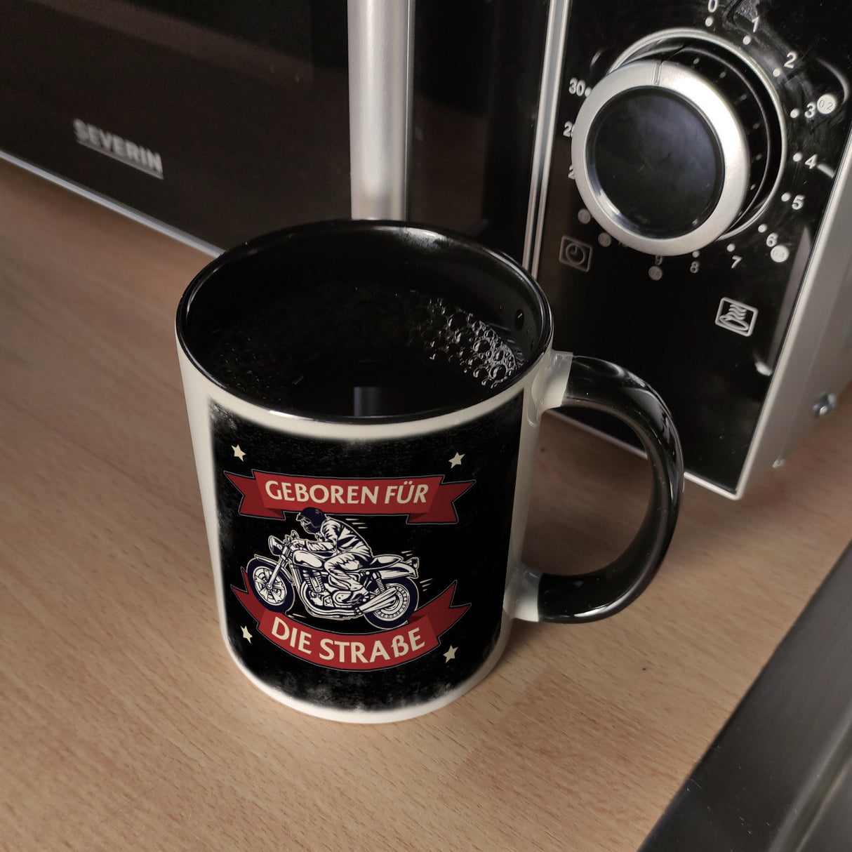Geboren für die Straße Kaffeebecher mit coolem Biker Motiv