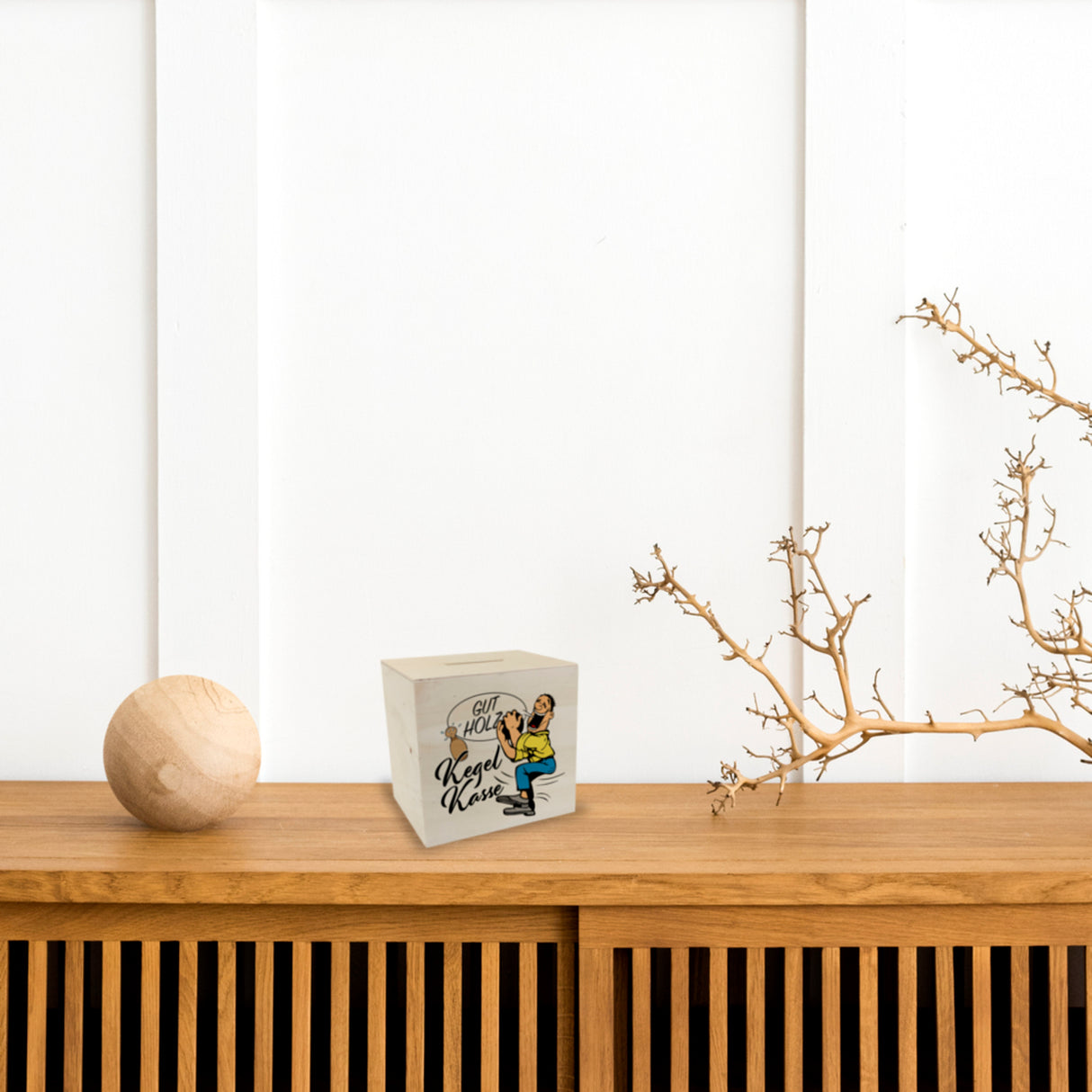 Kegelkasse Spardose Gut Holz mit lustigem Kegelspieler Motiv
