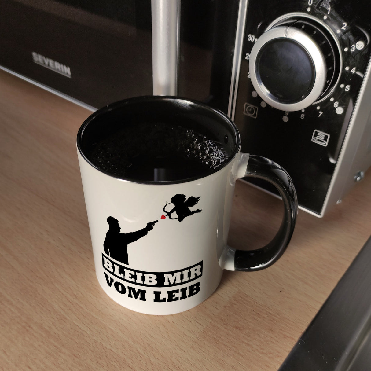 Bleib mir vom Leib Kaffeebecher mit Amor Motiv