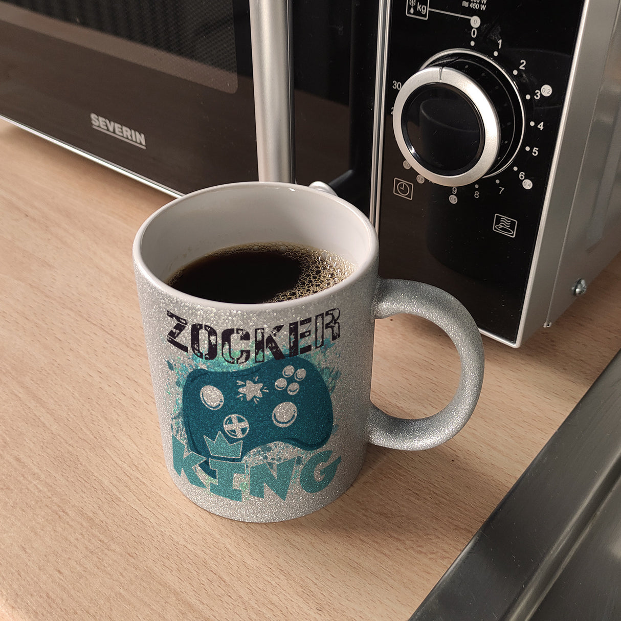Zocker King Kaffeebecher mit Controller Motiv