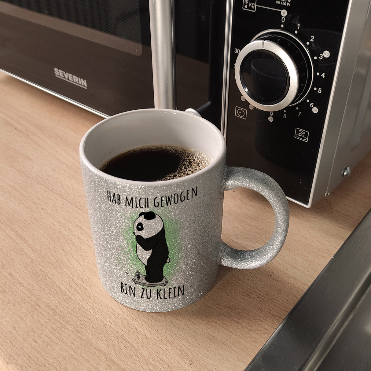Hab mich gewogen bin zu klein Kaffeebecher mit süßem Panda