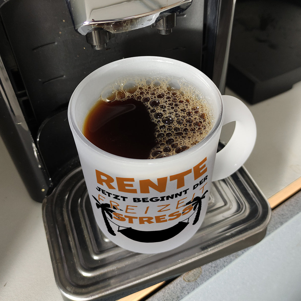 Rente - jetzt beginnt der Freizeitstress Kaffeebecher