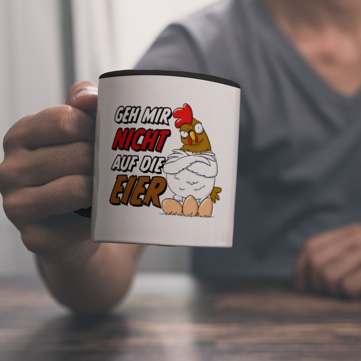 Geh mir nicht auf die Eier Kaffeebecher mit genervtem Huhn