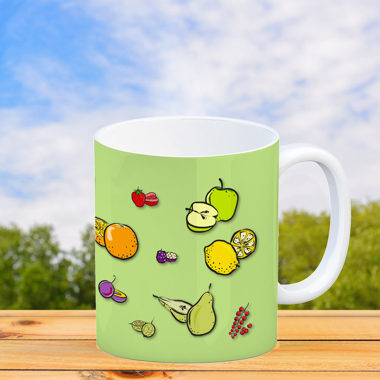 Kaffeebecher in lila zum Thema Obst mit verschiedenen Früchten