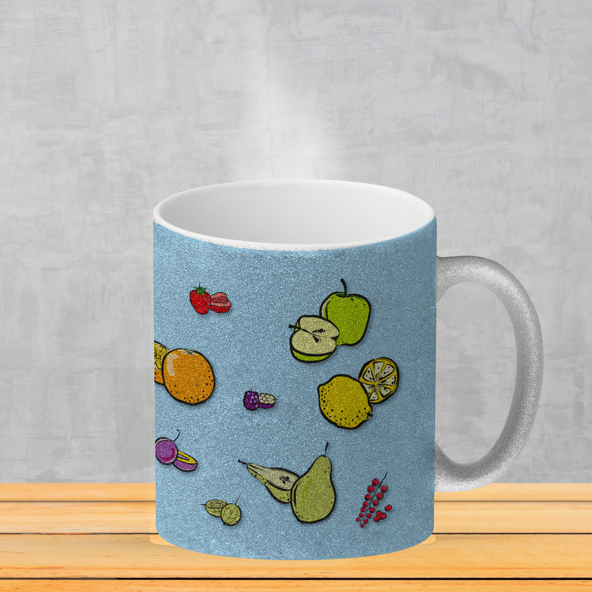 Kaffeebecher in lila zum Thema Obst mit verschiedenen Früchten