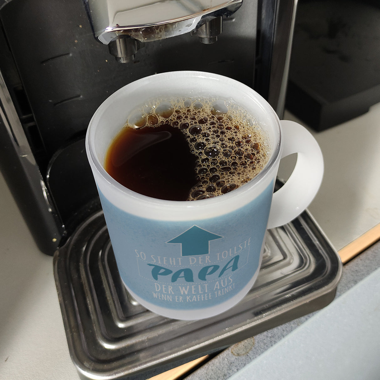 So sieht der tollste Papa der Welt aus wenn er Kaffee trinkt Kaffeebecher