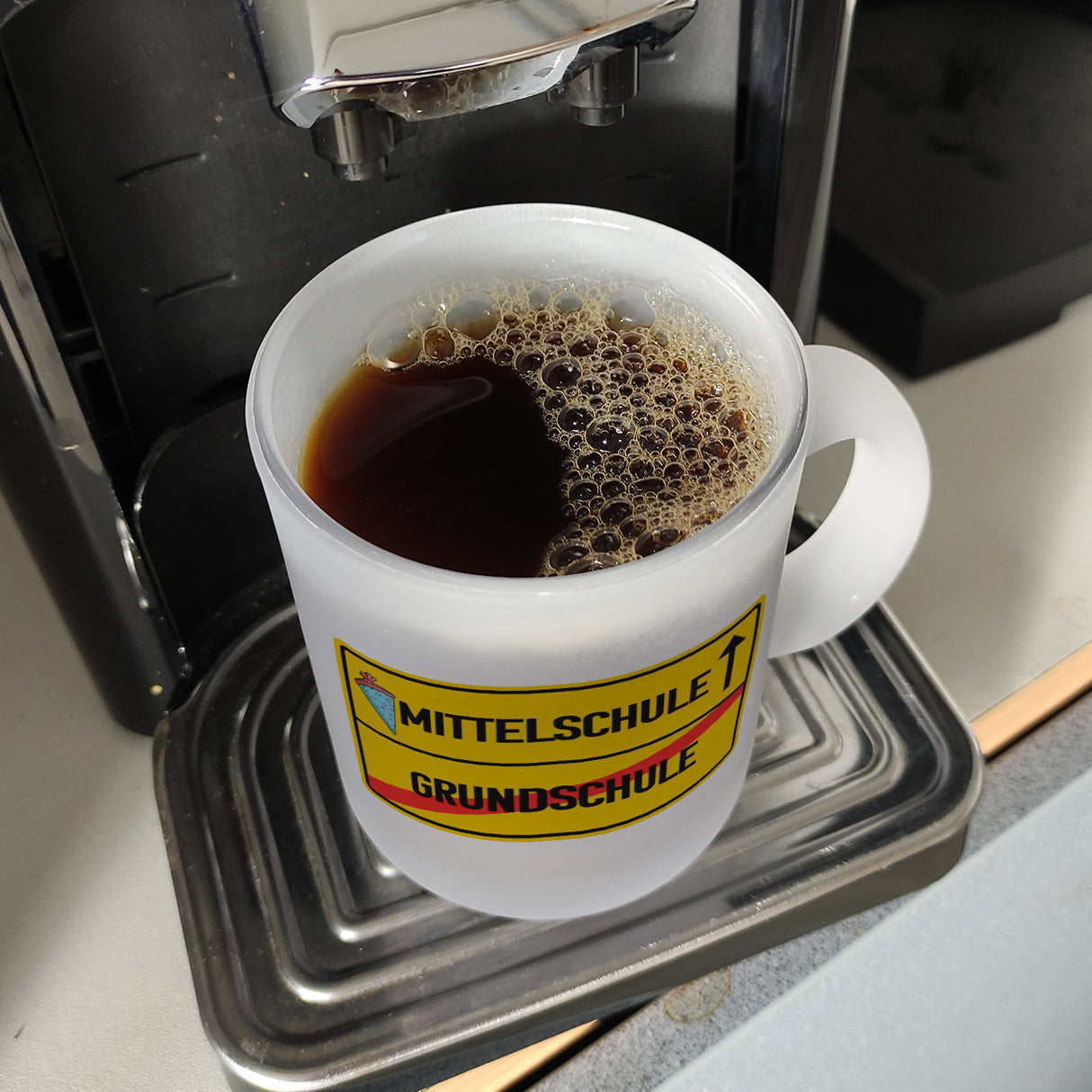 Mittelschule Ortsschild Kaffeebecher zur Einschulung