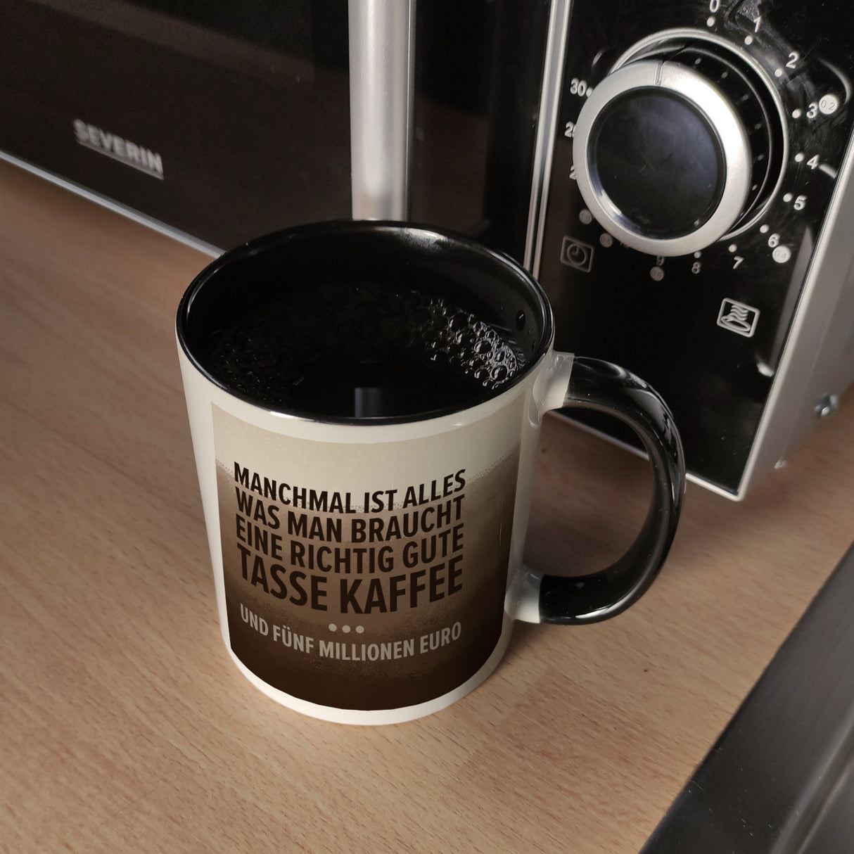 Tasse Kaffee und fünf Millionen Euro Kaffeebecher