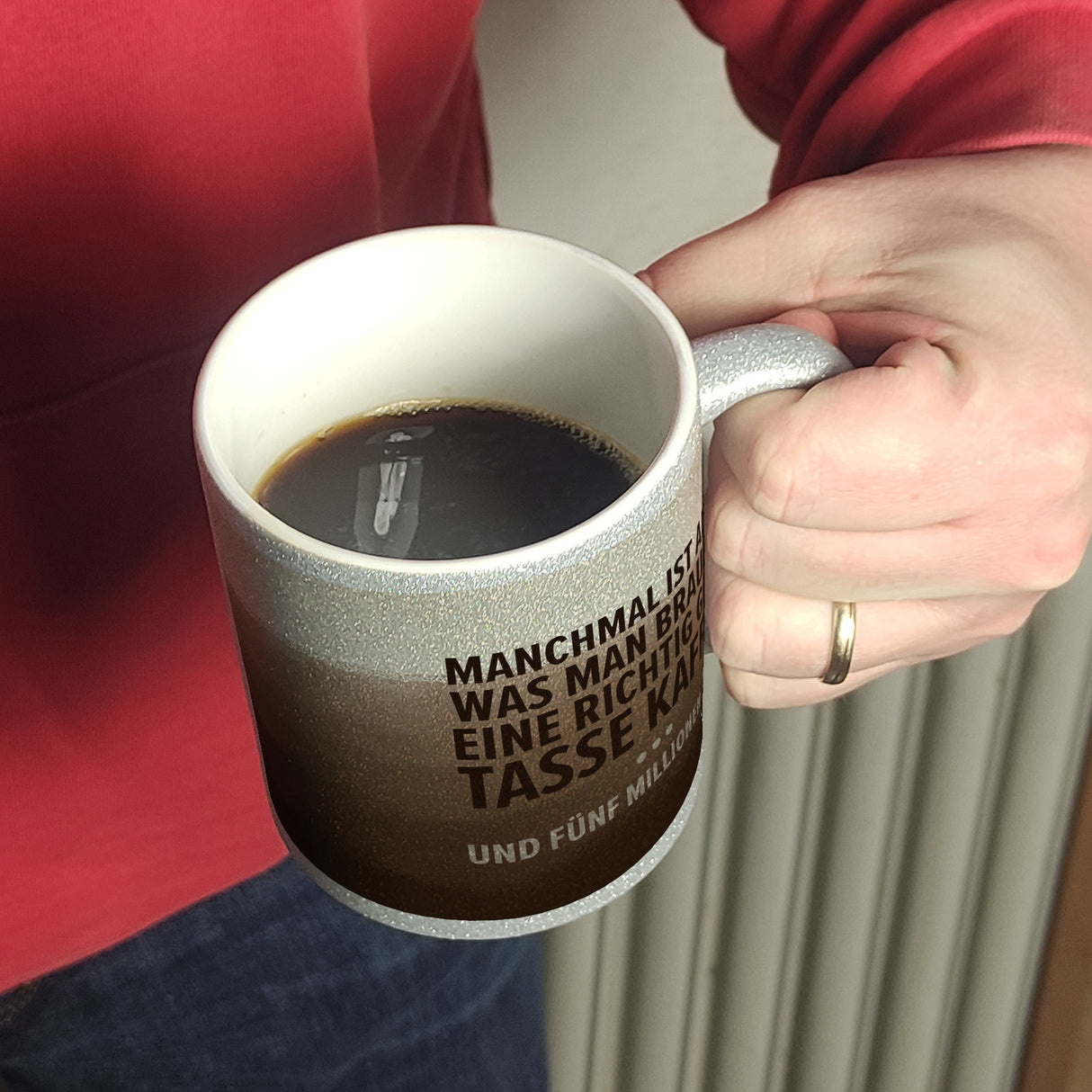 Tasse Kaffee und fünf Millionen Euro Kaffeebecher