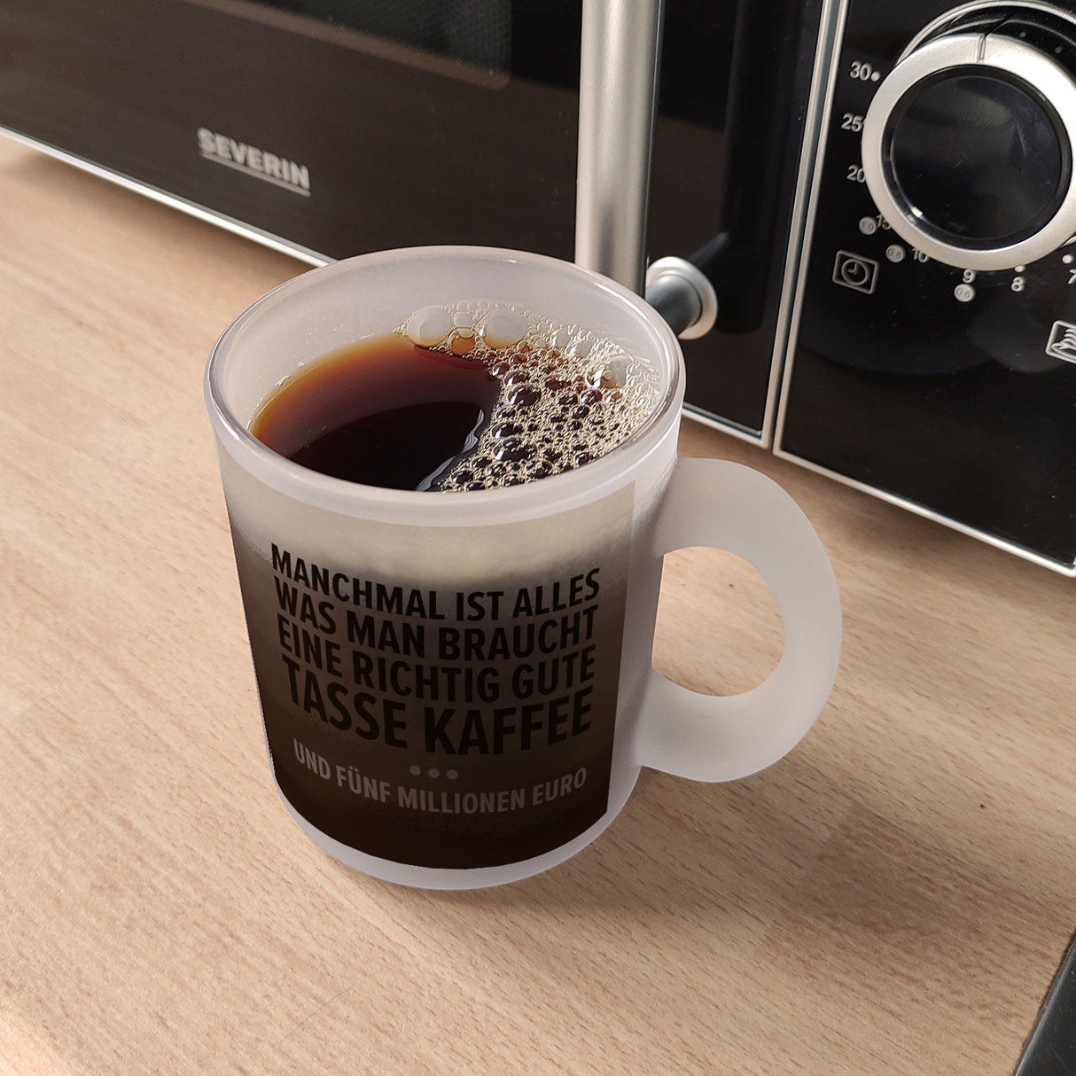 Tasse Kaffee und fünf Millionen Euro Kaffeebecher