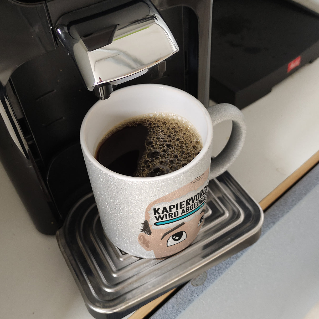 Kapiervorgang wird abgebrochen Büro Kaffeebecher