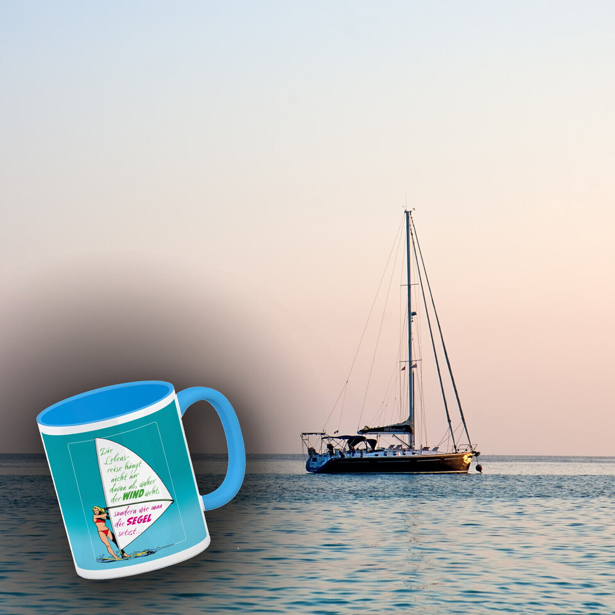 Surferin Kaffeebecher mit Spruch auf dem Segel