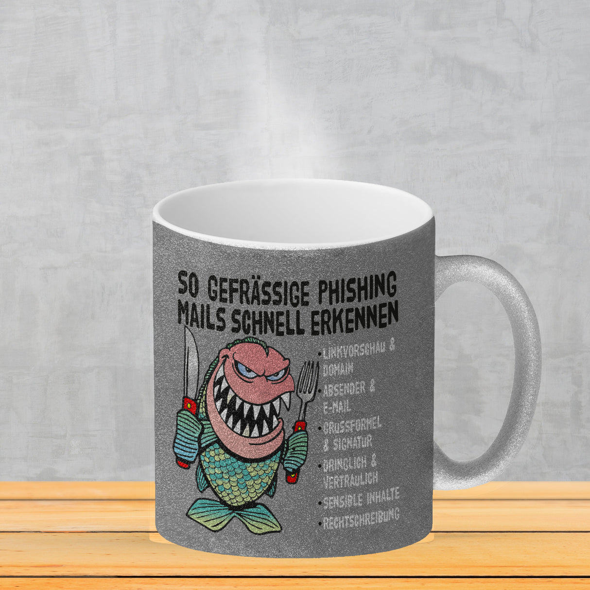 Kaffeebecher zum Thema Phishing Mails erkennen mit Fisch Motiv