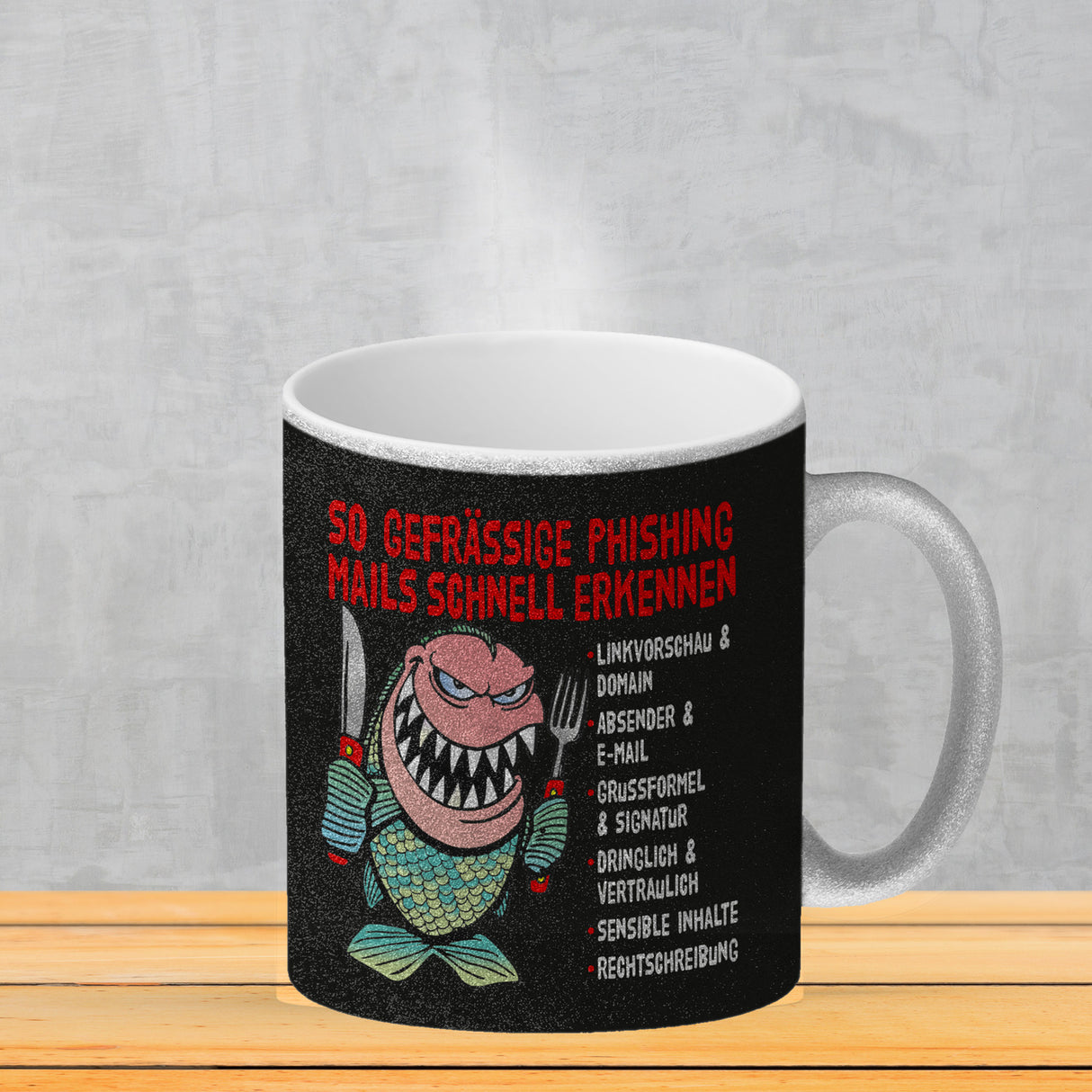 Kaffeebecher zum Thema Phishing Mails erkennen mit Fisch Motiv