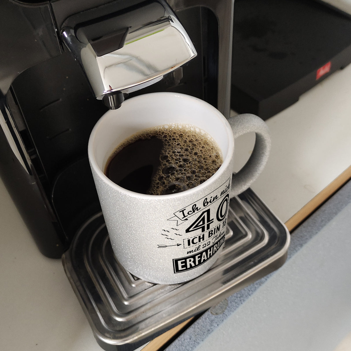 Witziger Kaffeebecher für den 40. Geburtstag mit Motiv: Erfahrung