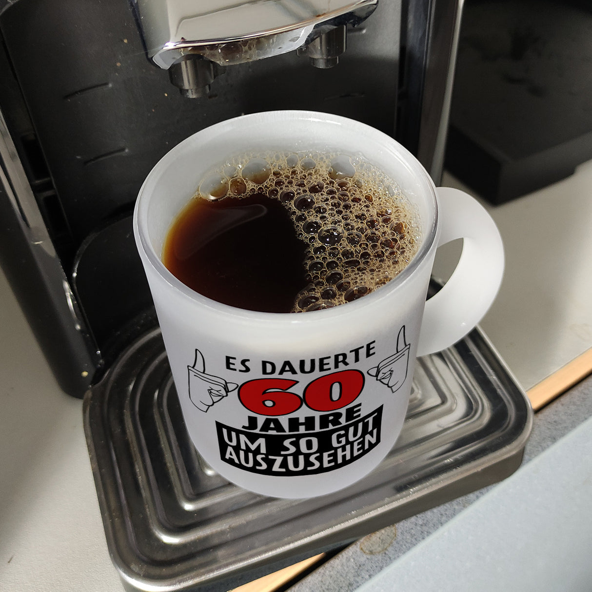 Witziger Kaffeebecher für den 60. Geburtstag mit Motiv: Gutes Aussehen