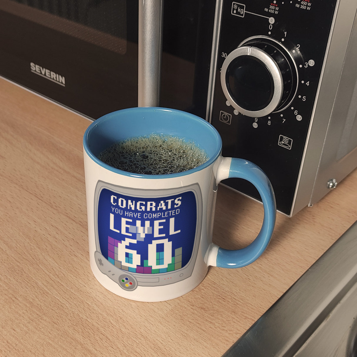 Witziger Kaffeebecher für den 60. Geburtstag mit Motiv: Gamer