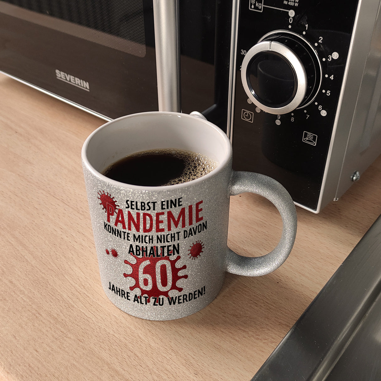 Witziger Kaffeebecher für den 60. Geburtstag mit Motiv: Pandemie