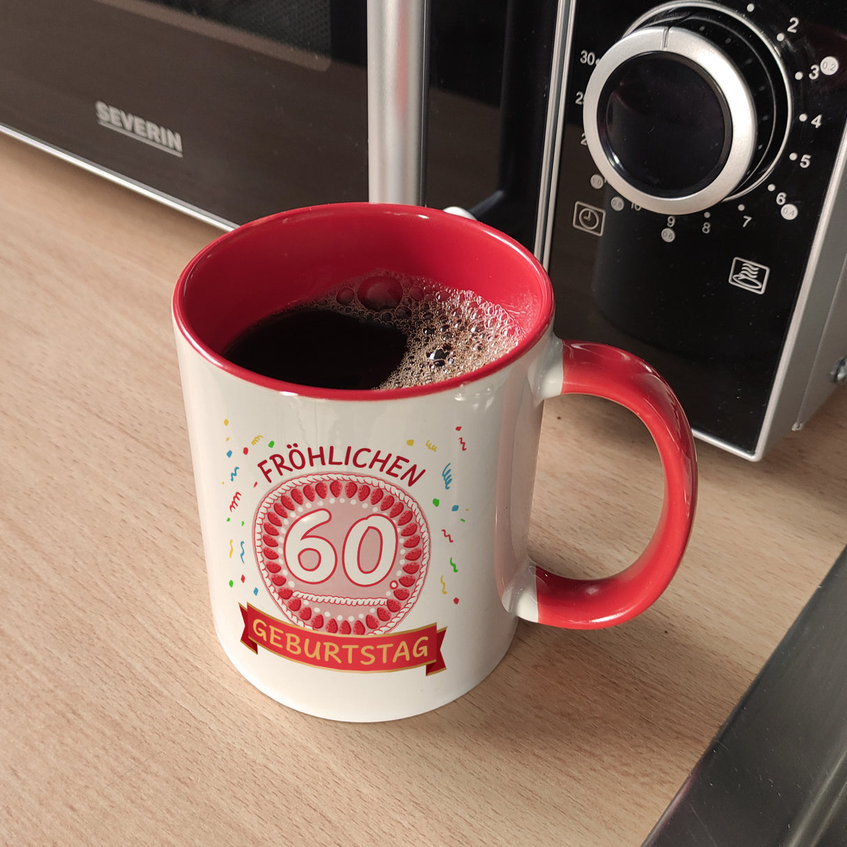 Witziger Kaffeebecher für den 60. Geburtstag mit Motiv: Torte