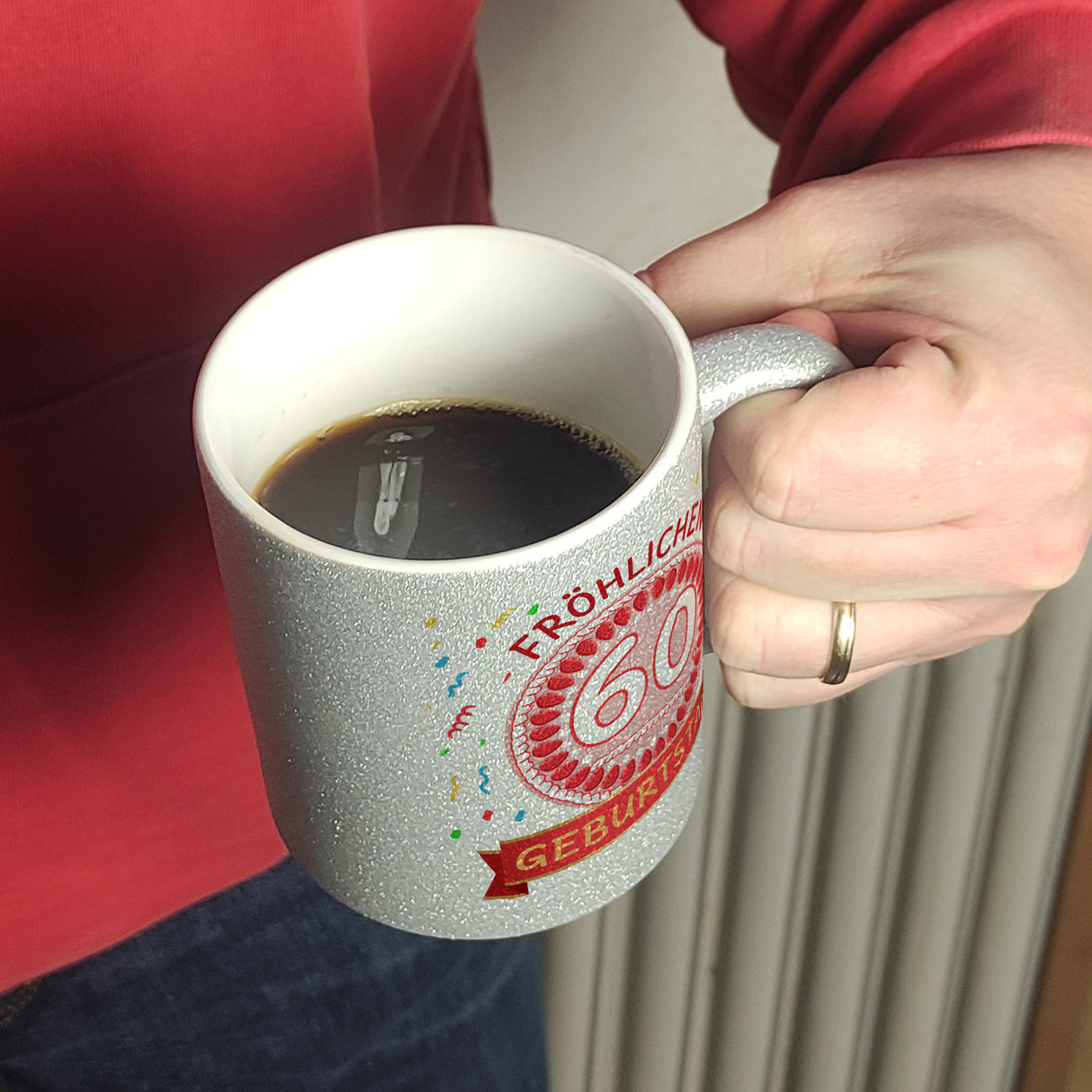 Witziger Kaffeebecher für den 60. Geburtstag mit Motiv: Torte