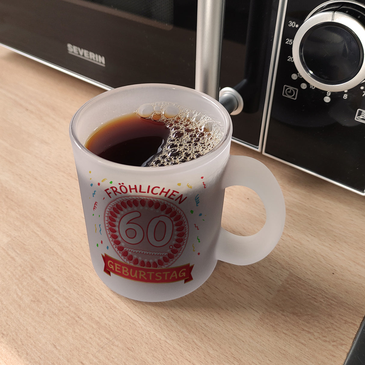 Witziger Kaffeebecher für den 60. Geburtstag mit Motiv: Torte