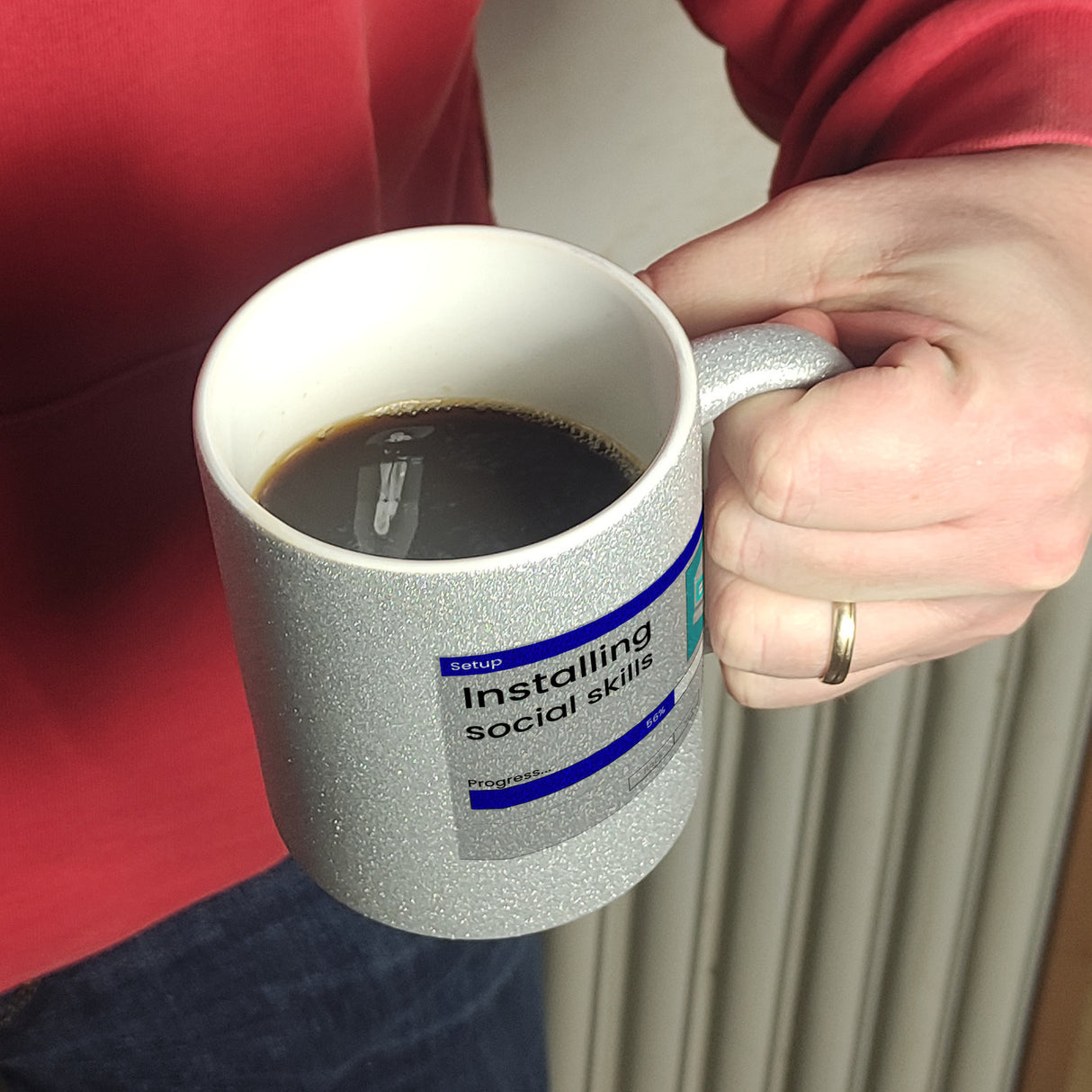 Installing social skills Kaffeebecher mit Computer Motiv