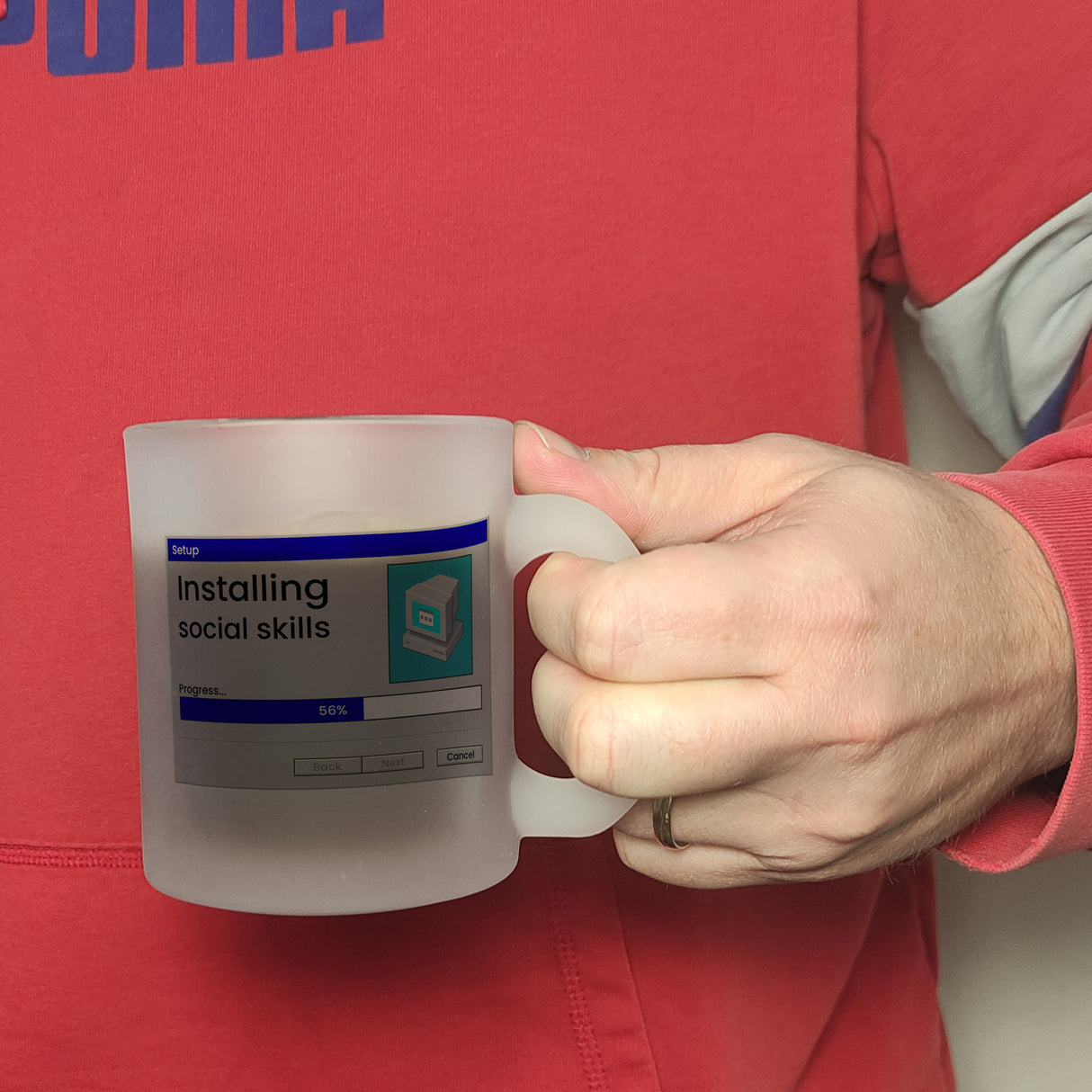 Installing social skills Kaffeebecher mit Computer Motiv