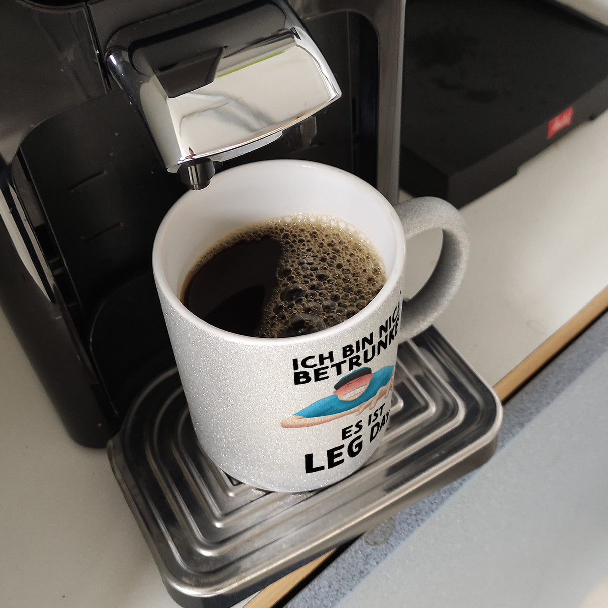 Ich bin nicht betrunken - Es ist Leg Day Fitness Kaffeebecher
