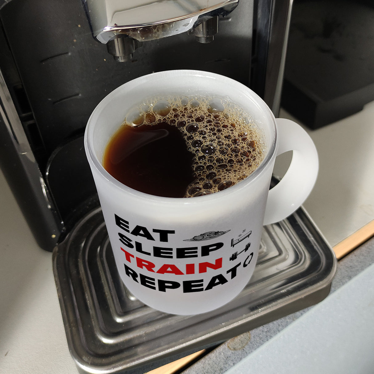 Eat Sleep Train Repeat Fitness Kaffeebecher