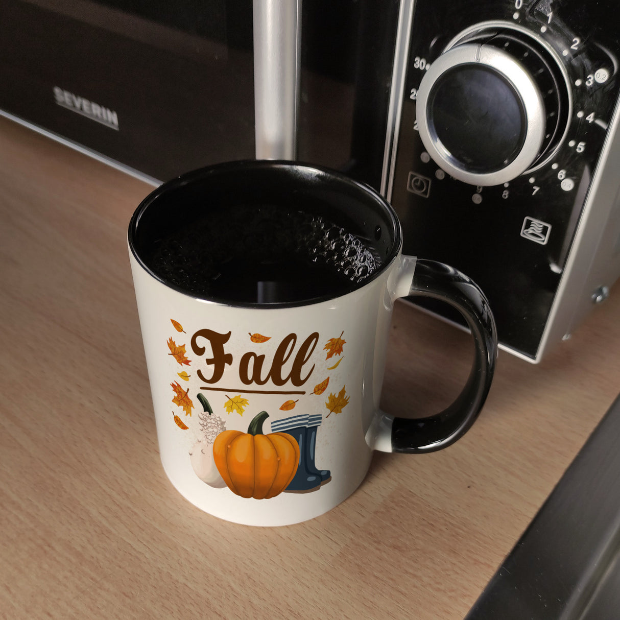 Fall Jahreszeit Herbst Kaffeebecher mit Kürbis und Laub