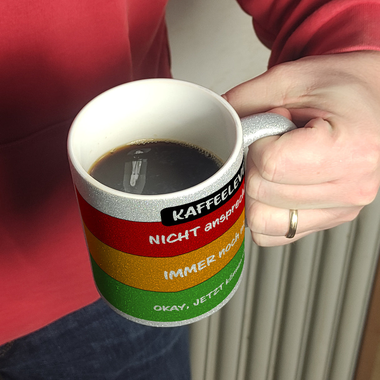 Kaffeelevel nicht ansprechbar Kaffeebecher mit verschiedenen Gemütslagen