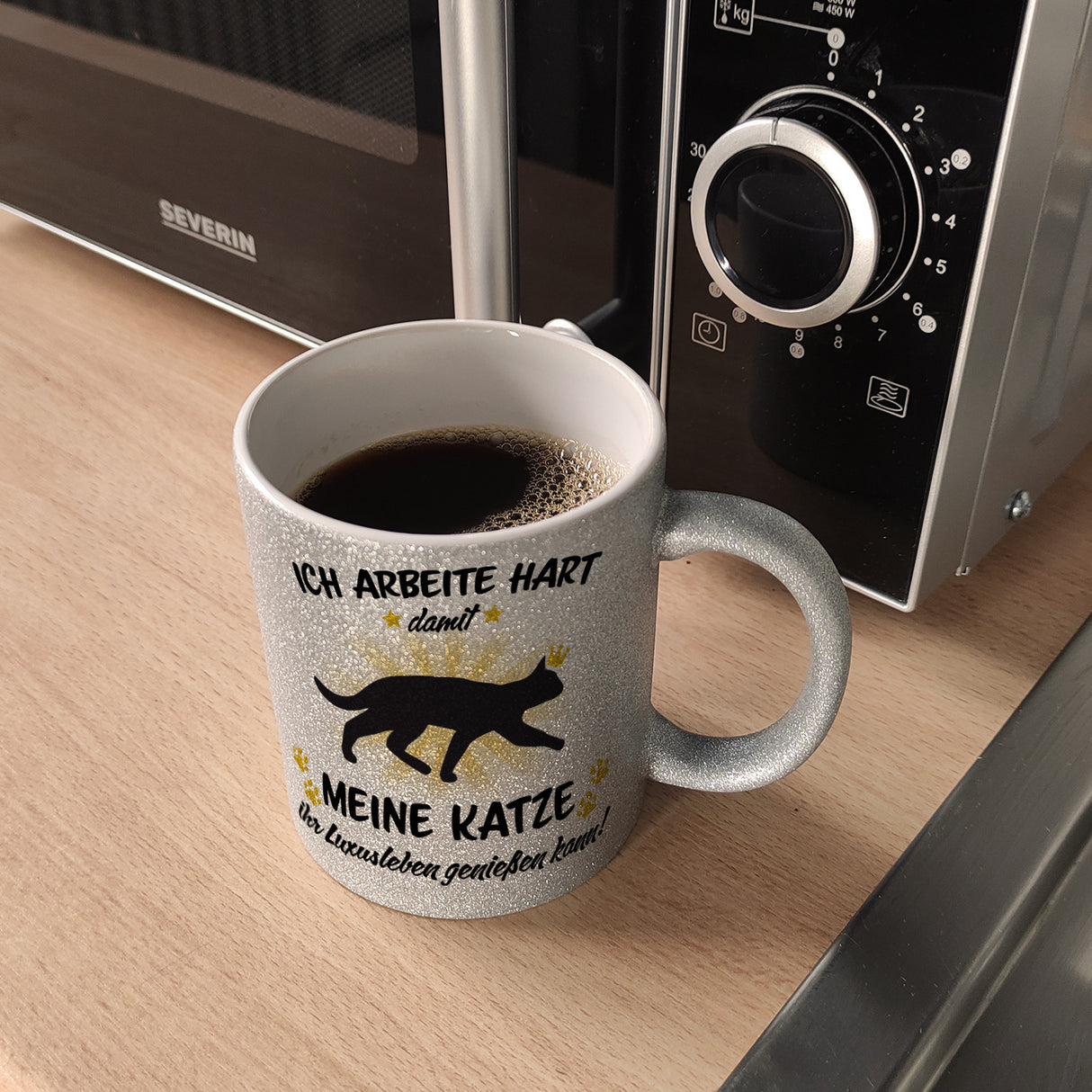 Ich arbeite hart für das Luxusleben meiner Katze Haustier Kaffeebecher