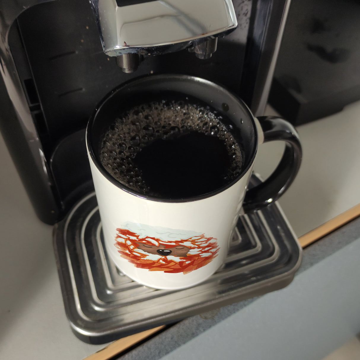 Igel im Winterschlaf Kaffeebecher mit Herbst Motiv