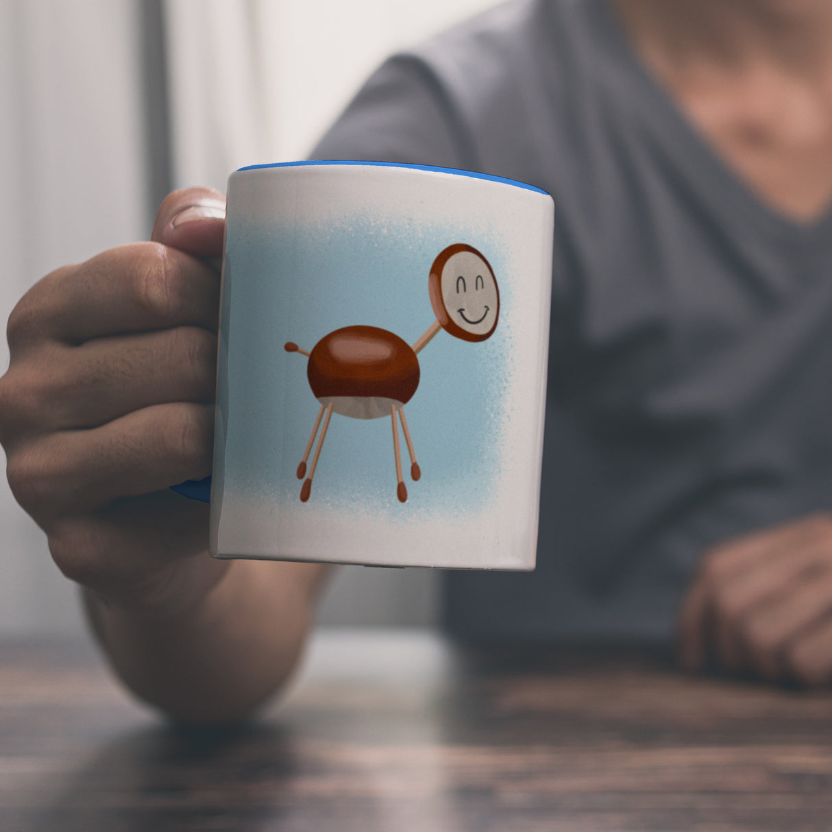 Kastanienfigur Kaffeebecher für den Herbst