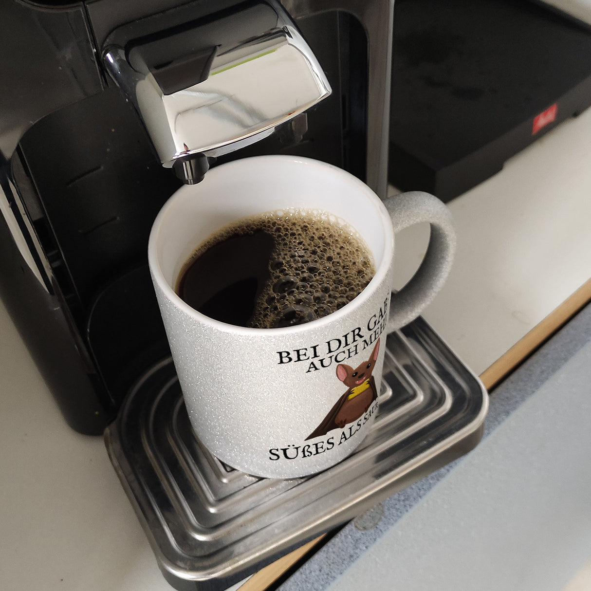 Bei dir gab es auch mehr Süßes als Saures Kaffeebecher mit dicker Fledermaus