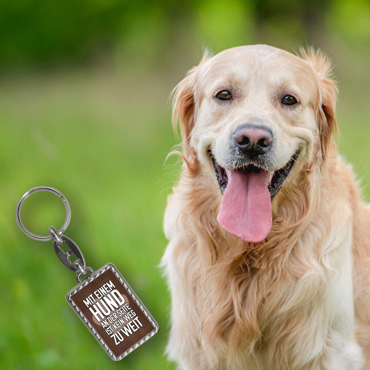 Mit Hund an der Seite ist kein Weg zu weit Schlüsselanhänger